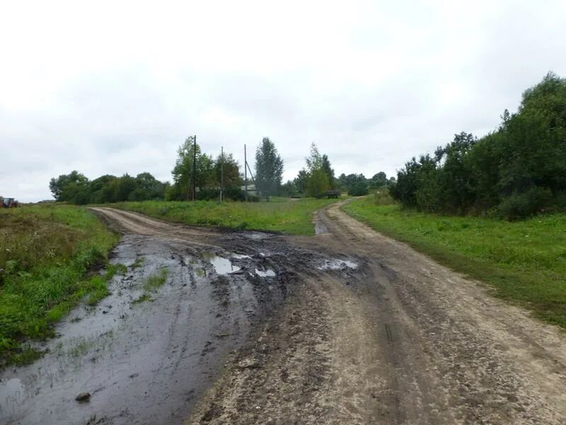 Поморская деревня. Заброшенные деревни аляска. Погост островский район костромская. Деревня заметная. Тверская деревня газета.