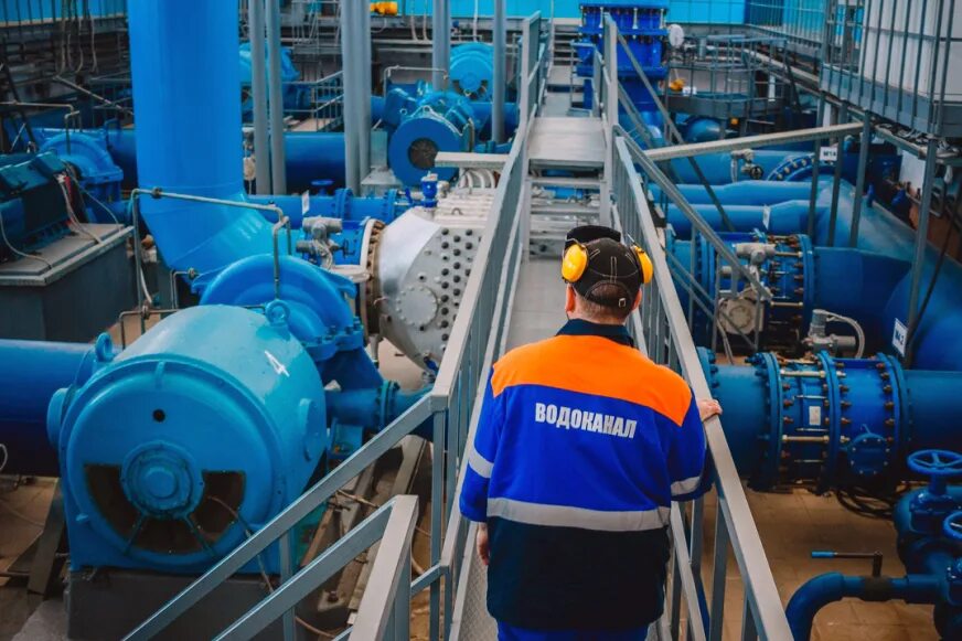 капремонт. ставрополь край водоканал экскаваторы. наземная укладка трубопровода. крайводоканал. ставрополь уровень безопасности.