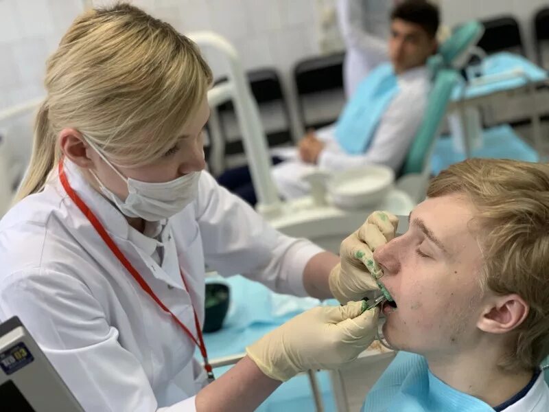 Студенты стоматологи. Рудн медицинский институт стоматологический факультет. рудн медицинский факультет стоматология. университет рудн стоматология. стоматология студенты.