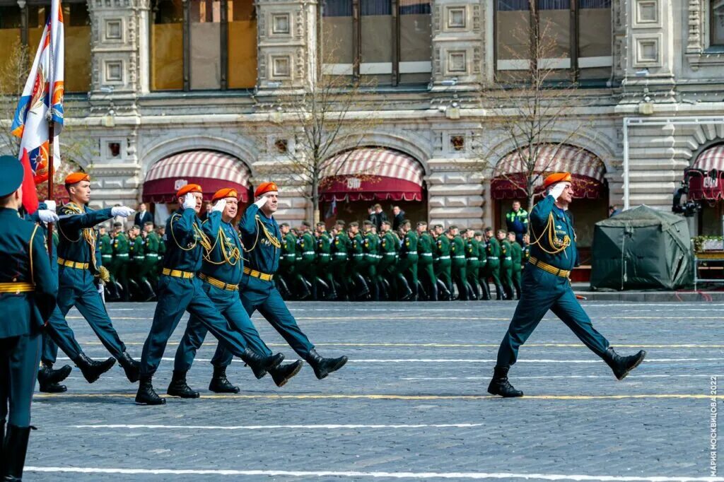 Примут участие в параде победы. Академия МЧС на параде. Участие в параде. Парадная форма МЧС. АГЗ парад.