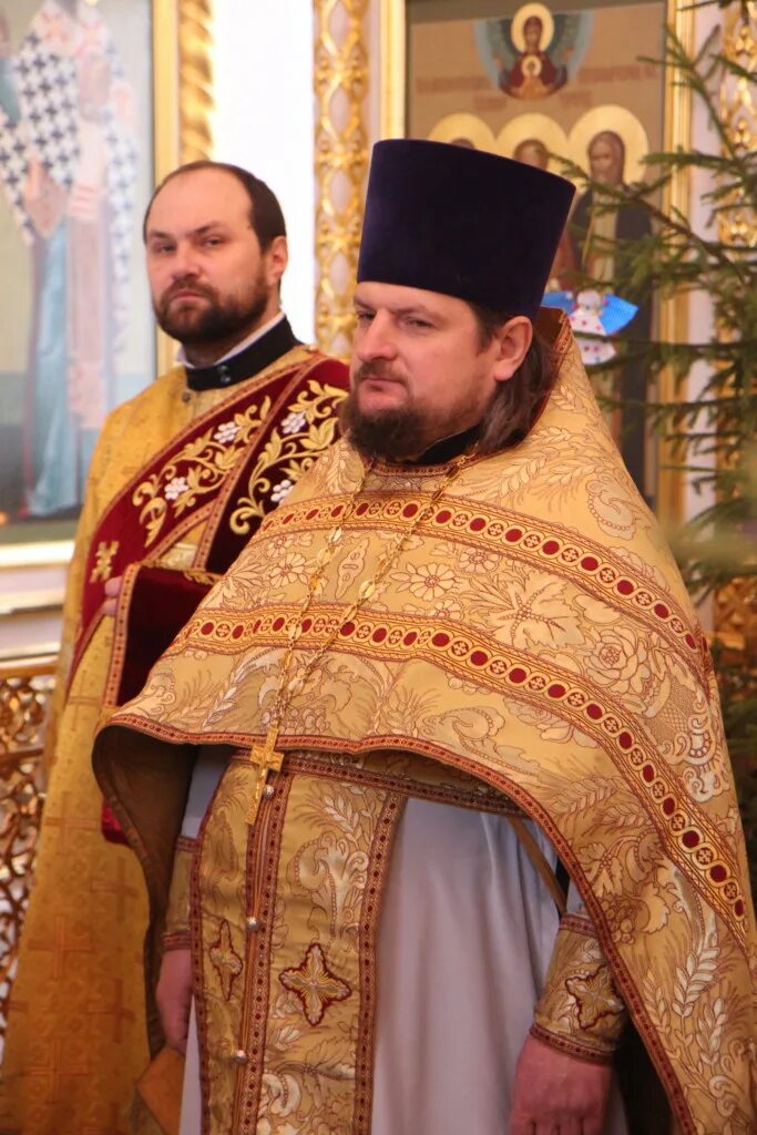 Герман чесноков сергиев посад. Священник порезал монаха в троице-сергиевой лавре. Священники сергиева посада. Священники сергиева посада. Москва храм илии пророка на ильинке священники.