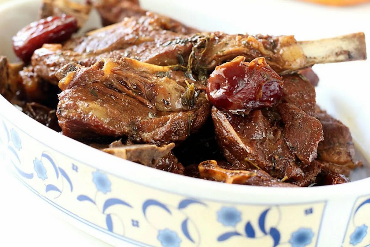 рецепты тушеной баранины с фото. томленая баранина. чанахи по-грузински в казане. гуляш из баранины. тушеная баранина с картошкой.