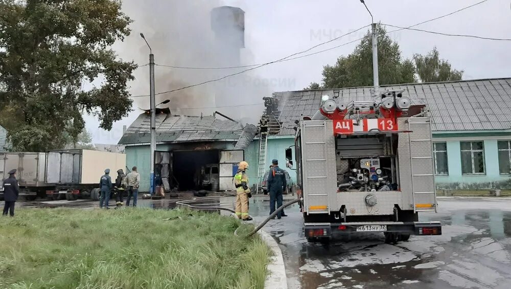 Газовая брянск бежицкий. Дши николаевой брянск. Газовая служба брянск фото. 2021 год воронежская область пожар улица пугачева. Сгорела шиномонтажка.