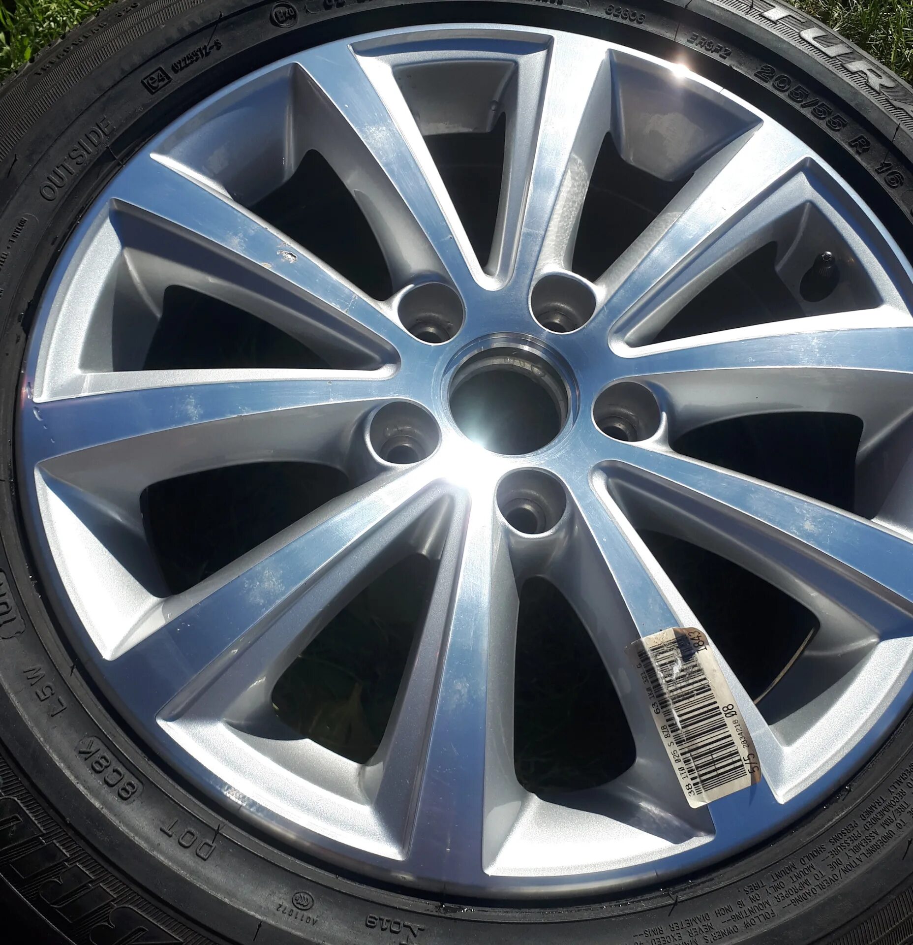 Диски джетта 6 r16. Диски ауди а3 r17 оригинал. Volkswagen tiguan диски r16. Диски фольксваген р16. Оригинальные диски фольксваген гольф 6 r16.