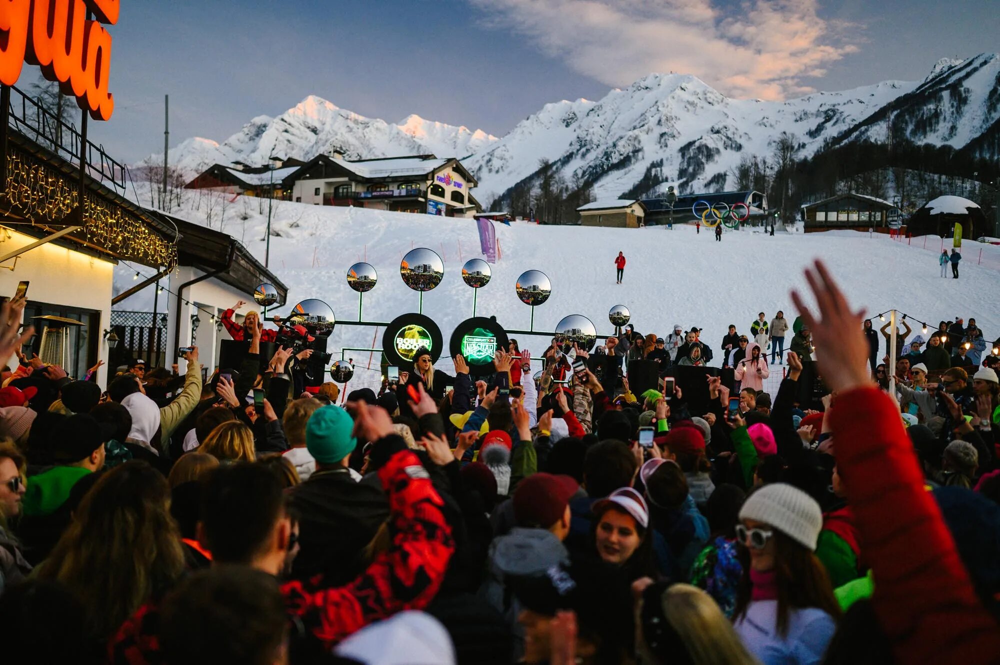 Quiksilver new star camp. New star camp 2021. New star camp 2022 сочи. Песчаная буря сочи 2018 new star camp. New star camp фото.