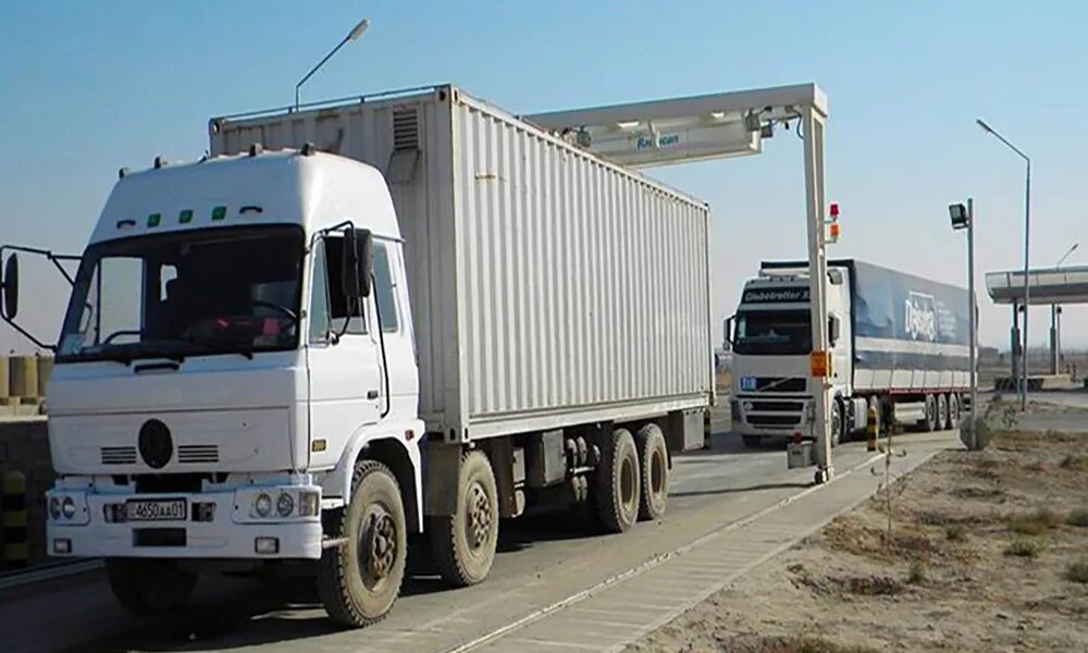 Перевозка грузов снг. Грузовой машины Таджикистан. В Таджикистане грузовой. Грузовой машины Туркменистана. Автомобильный транспорт Таджикистана.
