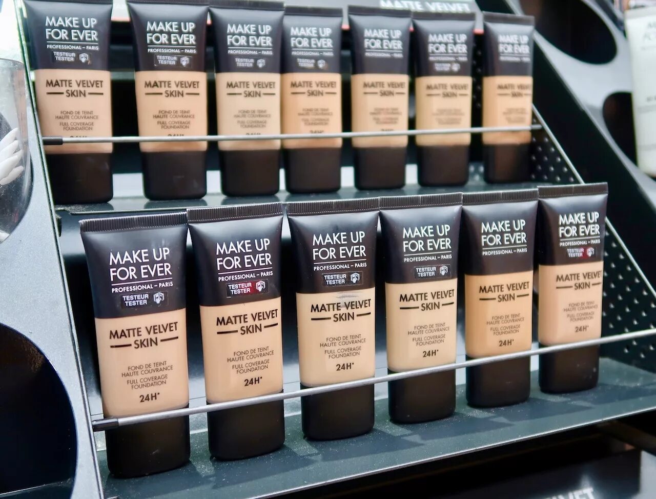 Make up forever velvet matte. Make up forever velvet matte