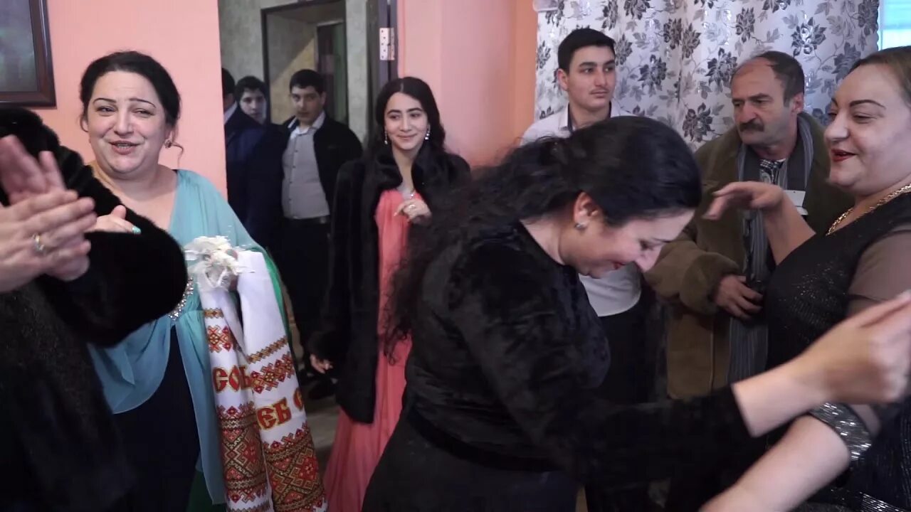 Цыганские обычаи и традиции. Цыганские невесты. Цыганский сватовство. Цыганская свадьба в тимоновке. Свадьба илья и диана цыганская.