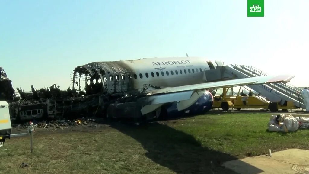 Шереметьево 5 май. Авиакатастрофа SSJ-100 В Шереметьево. Катастрофа SSJ 100 В Шереметьеве. Катастрофа Суперджет 100 5 мая 2019. Катастрофа Суперджет 100 в Шереметьево.