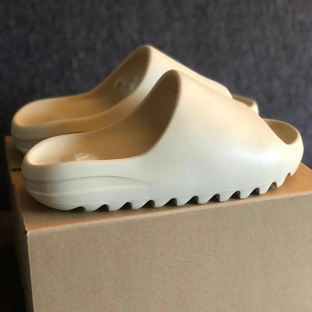 Easy slide. Adidas yeezy slide. шлепки adidas yeezy slide. тапки adidas yeezy slide. сланцы adidas yeezy slide.