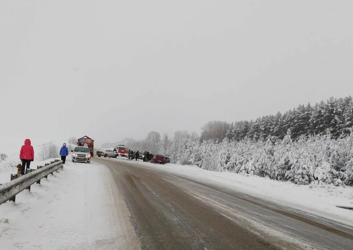 Сарапул ижевск. Авария на трассе ижевск сарапул сегодня. Дтп сарапул ижевск сегодня. Трасса сарапул ижевск сегодня. Трасса сарапул ижевск сегодня.