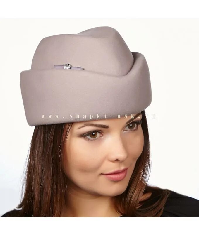 Шапка москвичка. Шапка москвичка. Каракулевая шапка гоголь. Шляпа ток женская. Шапка москвичка.