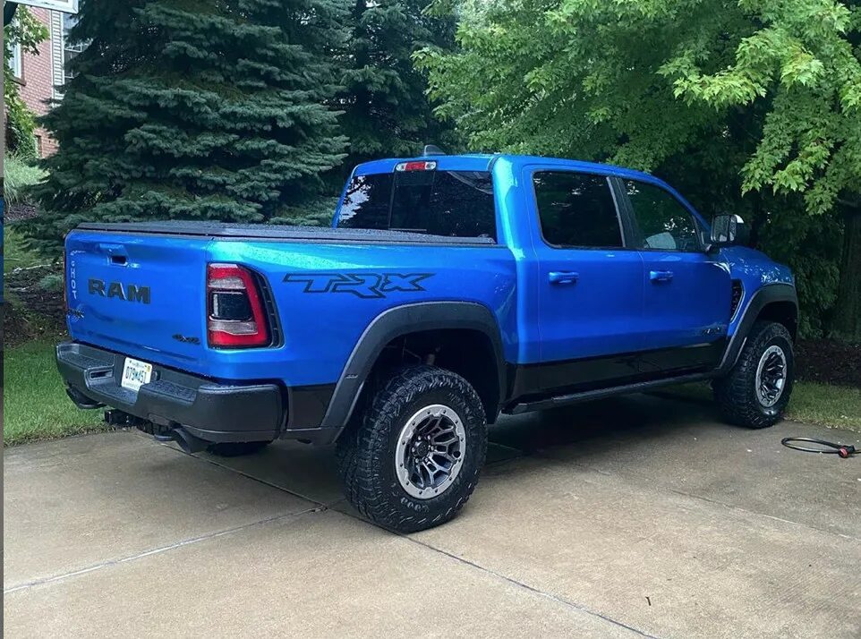 Blue ram. Dodge Ram 1500 TRX. Dodge Ram TRX 2021. Ram 1500 TRX 2021. Dodge Ram TRX.