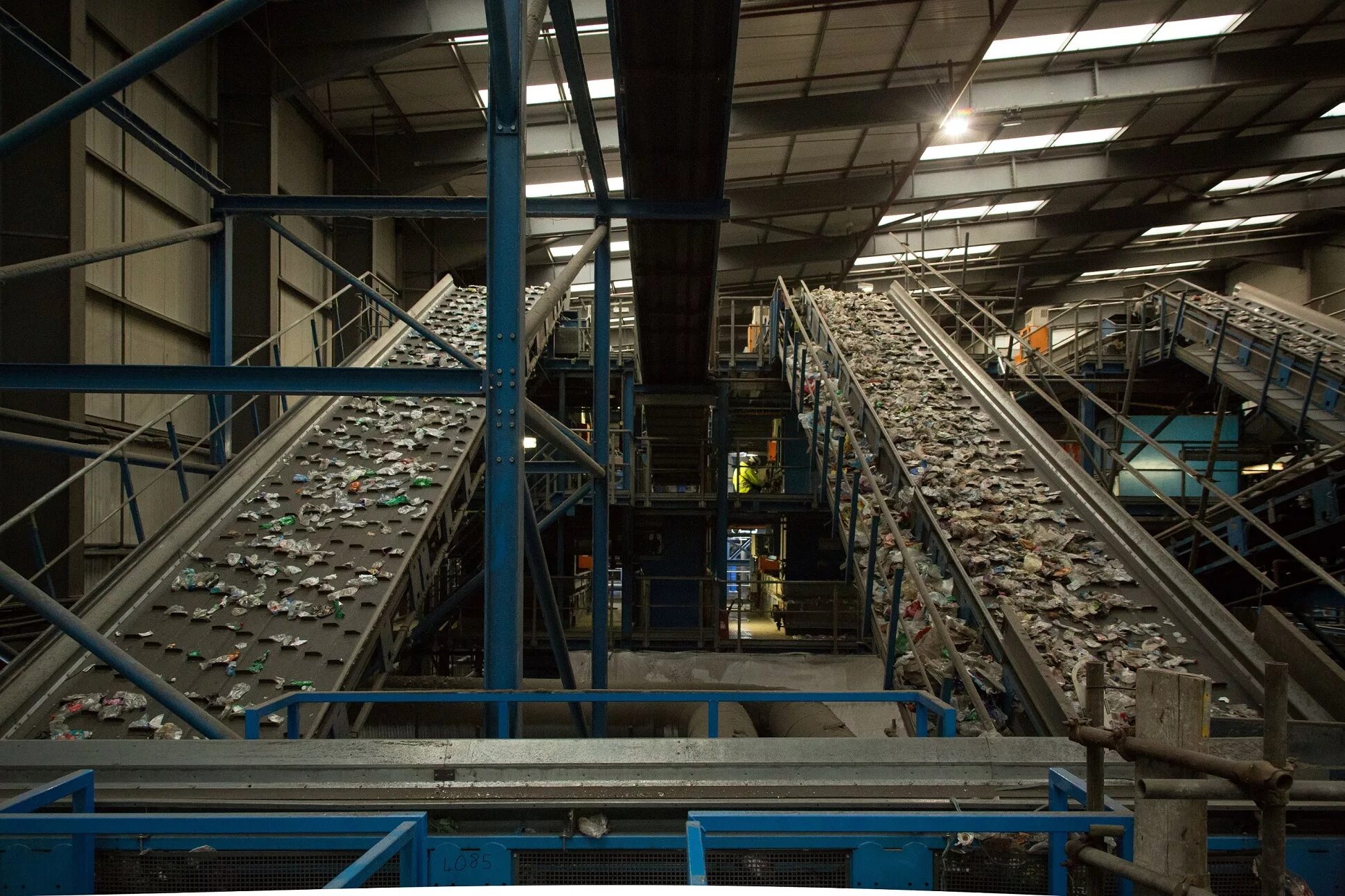 Ооо рециклинг. Рециклинг процесс. Recycling Factories processing. Paper Recycling process. Рециклинг колготок.