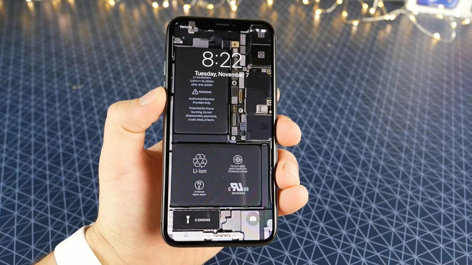 Внутренности iphone 11 Pro Max. Внутренности айфона 7 плюс. Прозрачный смартфон. Смартфон внутри. Iphone 12 pro батарея