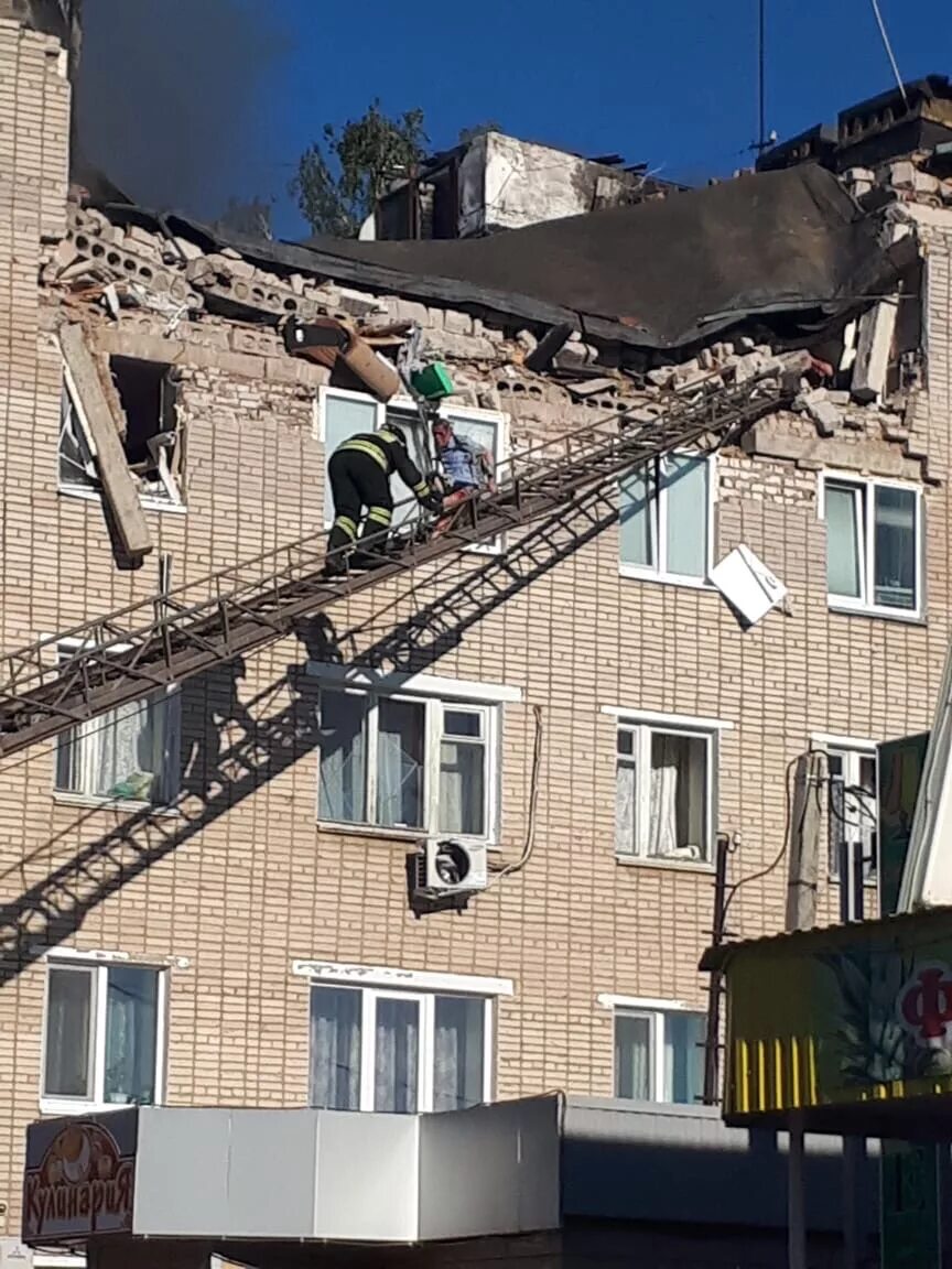 Татарстан взрыв сегодня новости. Взрыв газа в доме. Взрыв бытового газа в кирпичном доме. Взрыв газа в Заинске. Дом взорвался.