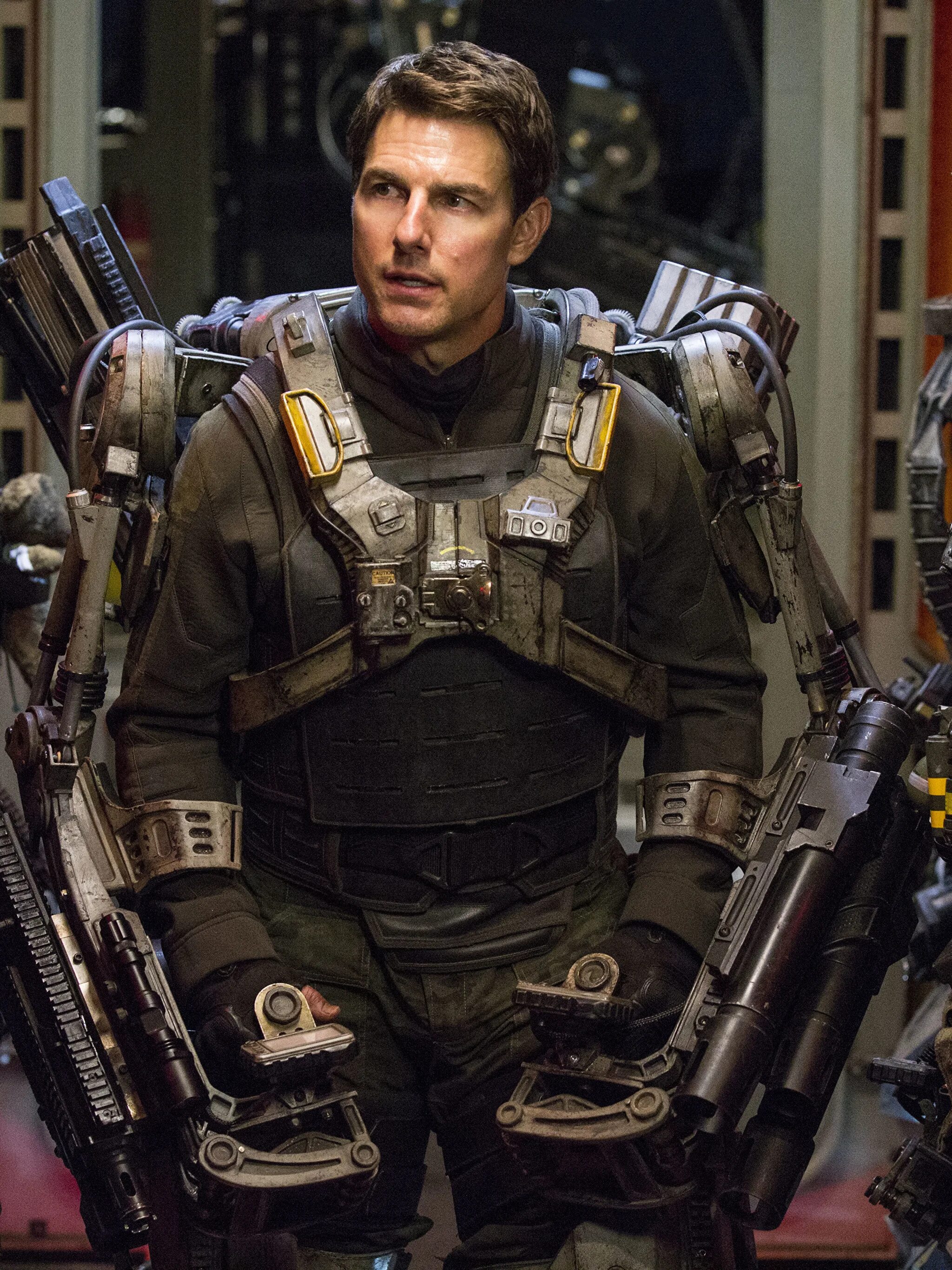 Грант будущего. Том круз грань будущего. tom cruise грань будущего. том круг грань будущего. том круз экзоскелет.