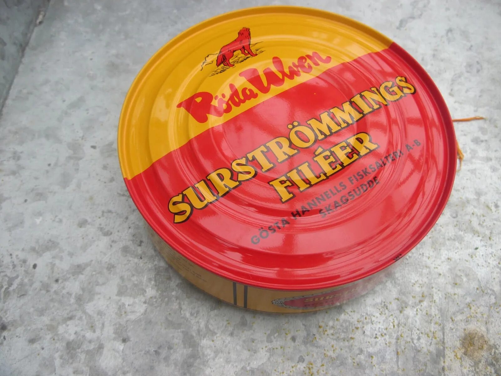 Шведская селедка сюрстремминг. Шведский деликатес сюрстрёмминг. Консервы сюрстремминг. Сюрстремминг. Сюрстрёмминг тухлая.