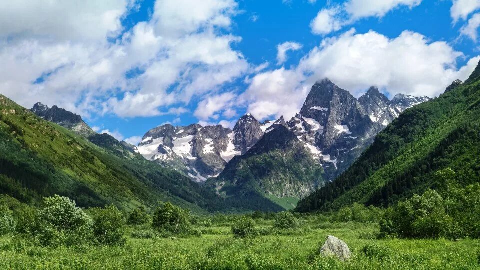 Карачаево-черкесия тебердинский заповедник. Мусса-ачитара домбай. Пятигорск теберда. Тебердинский заповедник бадукские озера. Карачаево черкесия теберда домбай.