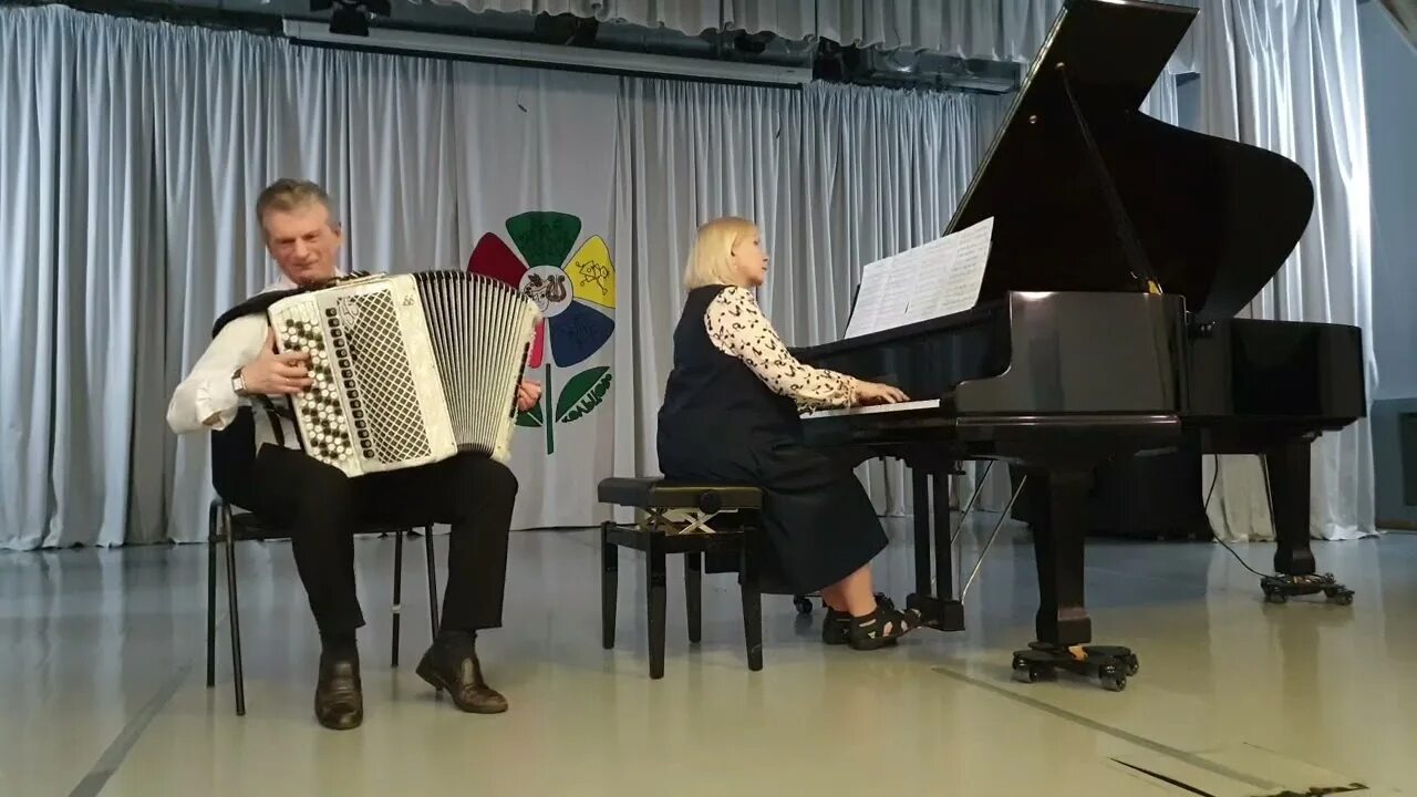 Кольцово новосибирск музыкальная школа. Дши кольцово. П. Центральная 12а фото. Кольцово новосибирск музыкальная школа.