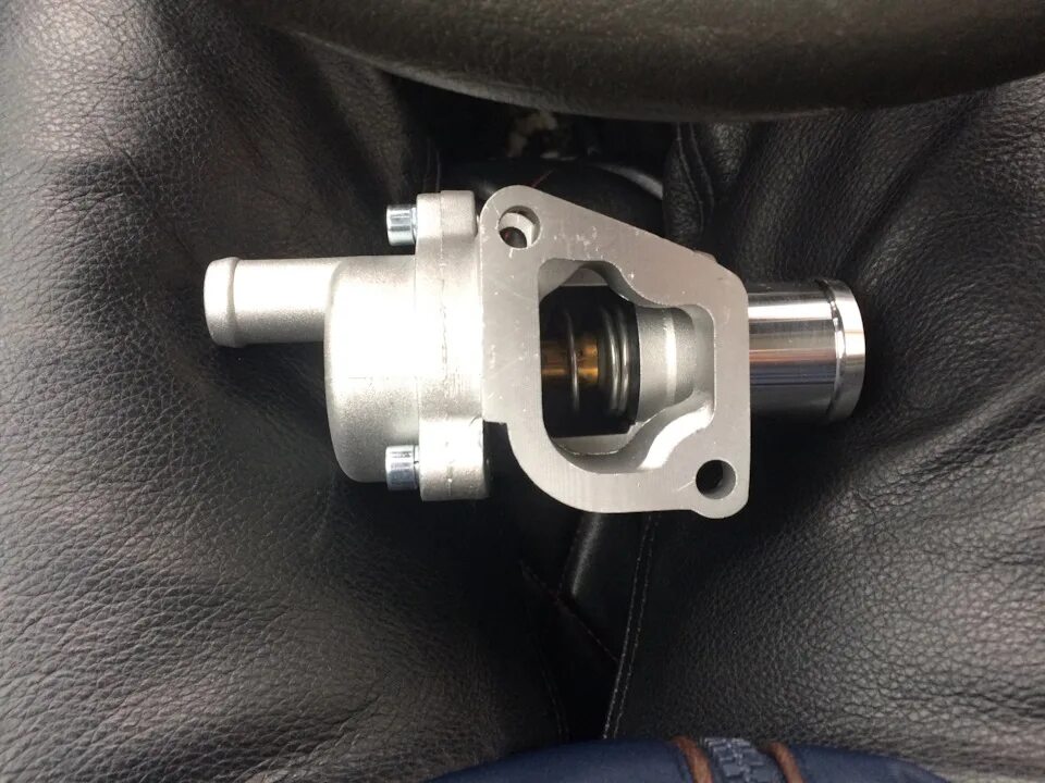 Клапан термостата гранта. Термостат гранта 8 клапанная 92 градуса. Клапан термостата гранта. Термостат гранта 8 клапанная. 5.