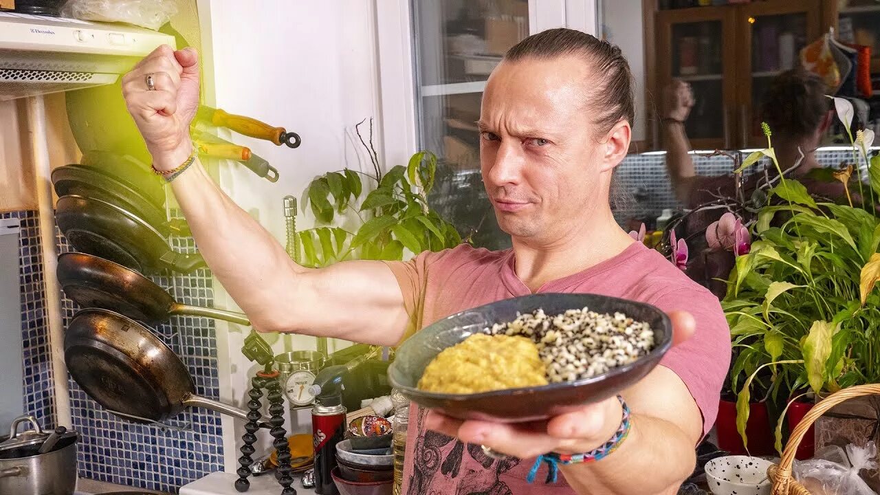 Шеф емельяненко готовим поваром. Рецепты василия емельяненко шеф-повар. василий емельяненко шеф повар грибной суп. василий емельяненко шеф-повар яичница. василий емельяненко шеф-повар сочная грудка.