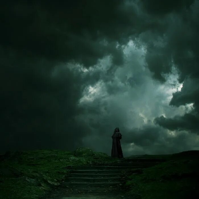 сквозь тьму. человек во мраке. дорога сквозь тьму. идущий к свету. ).