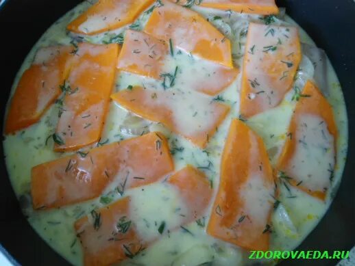 треска с тыквой в духовке. тыква с рыбой в духовке. филе трески с пюре. грудка с тыквой в духовке. тыква с красной рыбой.