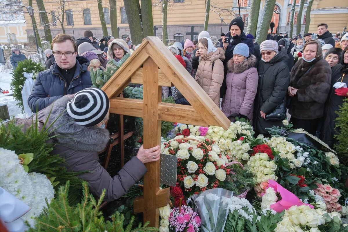 Сайт православных журналистов. Похороны митрополита Владимира Котлярова. Могила митрополита Владимира Котлярова.