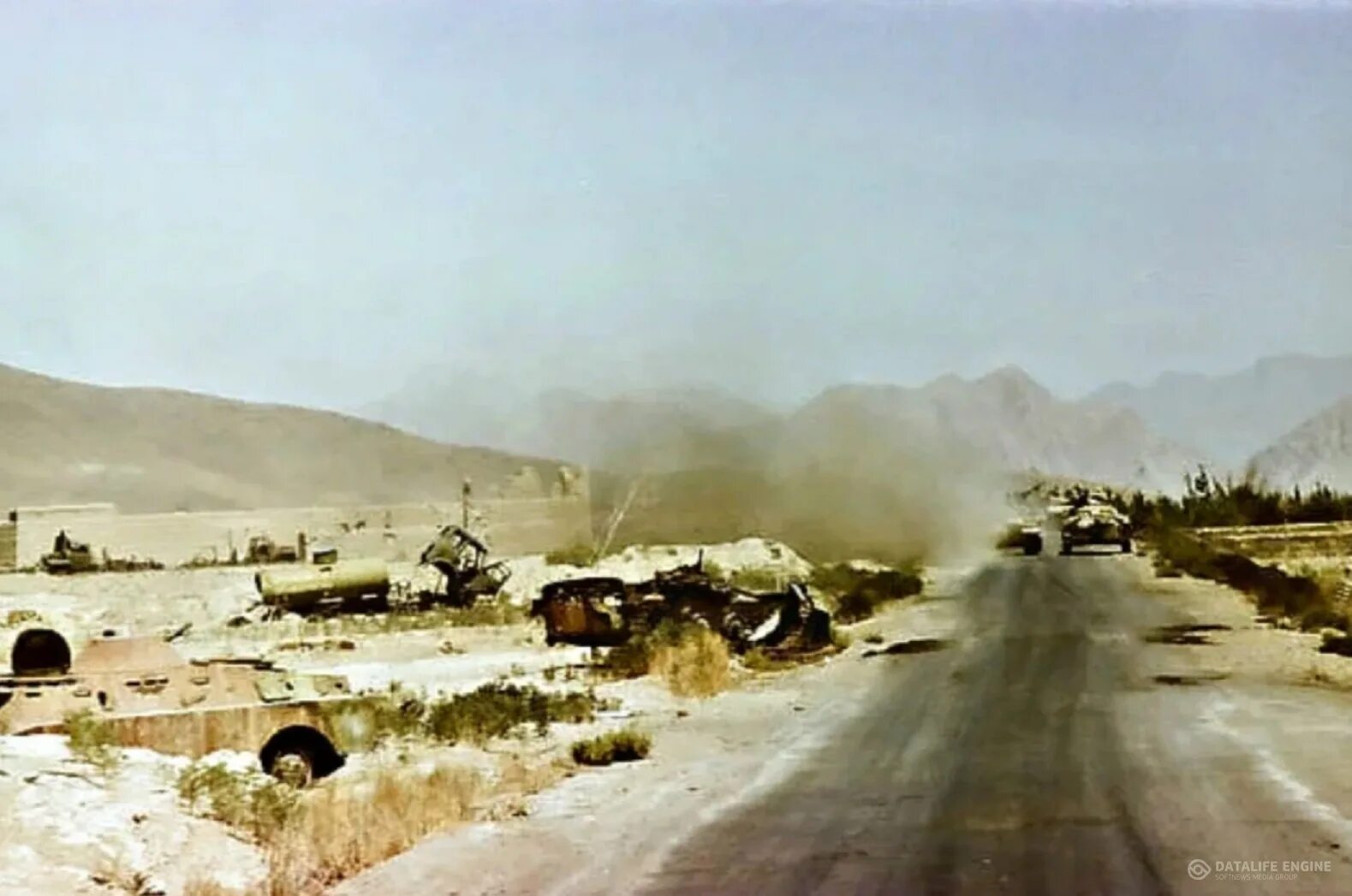 Кишлак на завод. Кандагар Афганистан 1989. Дорога Шинданд Кандагар. Гардез Афганистан. Дорога Кабул Гардез.