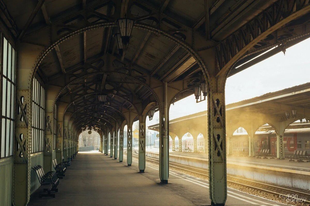 Витебский вокзал перон. Витебский жд вокзал в санкт-петербурге. Вокзалы санкт-петербурга витебский вокзал. Витебский вокзал санкт-петербург. Витебском вокзале в санкт петербурге.