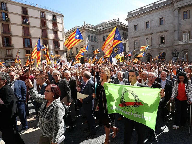 Референдум о независимости Каталонии. Каталония референдум о независимости 2021. Марш в Испании. Митинги в Испании 1970. Ограничение референдума