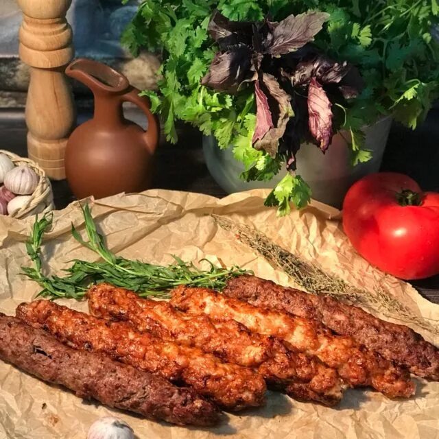 национальное блюдо осетинцев. осетинские блюда. осетинские пироги северная осетия. национальные блюда северной осетии. южная осетия национальная кухня.