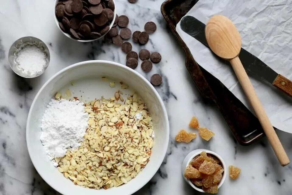 Сырье для кондитерских изделий. Сырье для кондитерских изделий. Кондитерские ингредиенты. Ингредиенты для торта. Ингредиенты для кондитерских изделий.