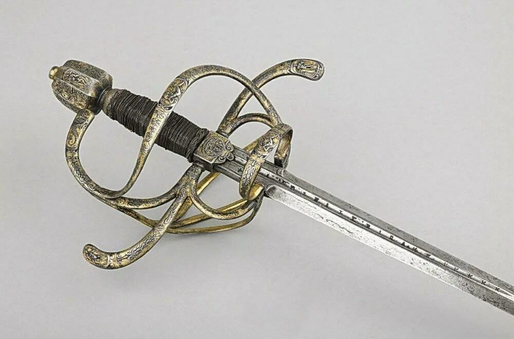 Испанская рапира 16 века. Боевая испанская рапира 17 века. Испанская шпага 16 века. Шпага век. Шпага мушкетера 16 века.