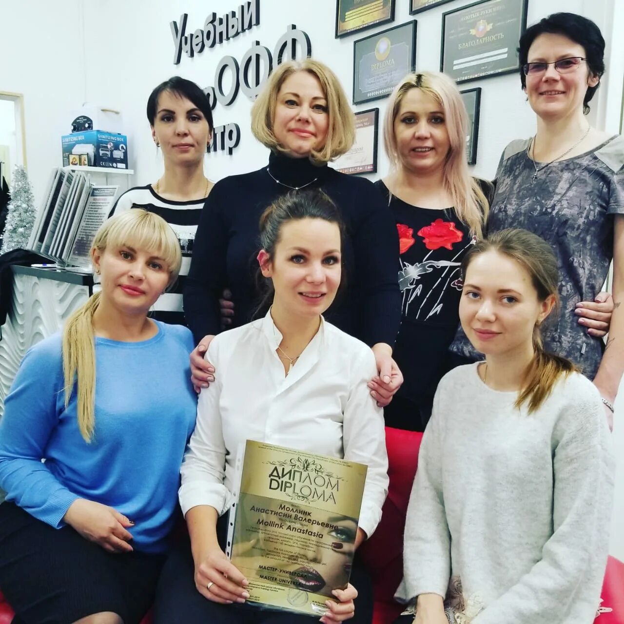 Маникюр в школу. Школы маникюра рейтинг. Школа-студия маникюра. Школы маникюра рейтинг. Школа ногтевого сервиса.