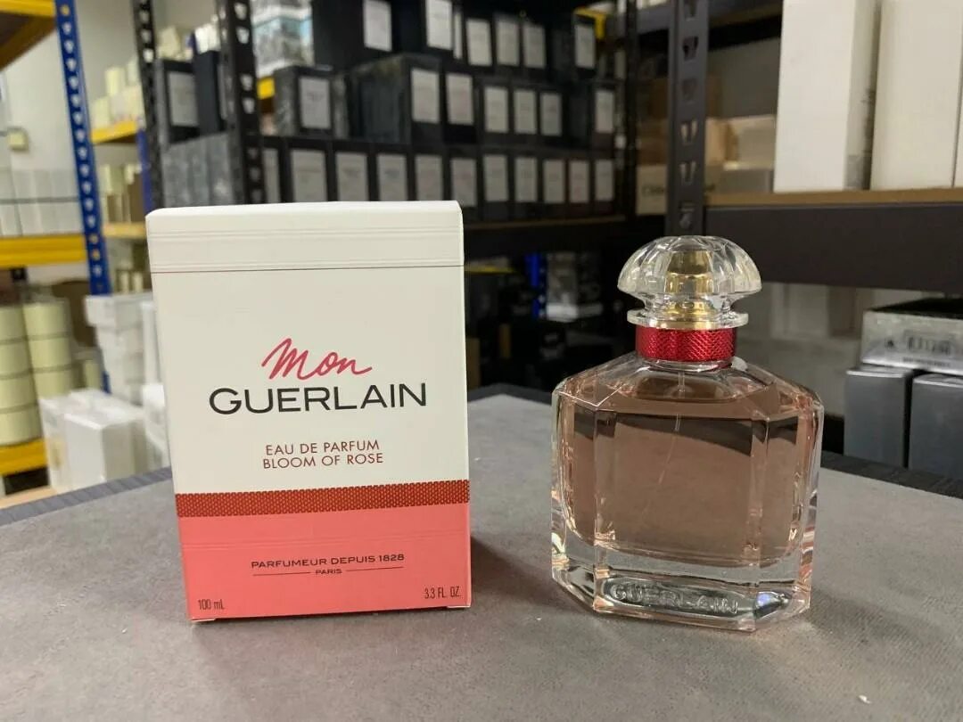 Mon guerlain bloom of rose. Аромат герлен мон герлен блум роз. Guerlain mon guerlain bloom of rose. Герлен духи блум роуз. Герлен роуз.
