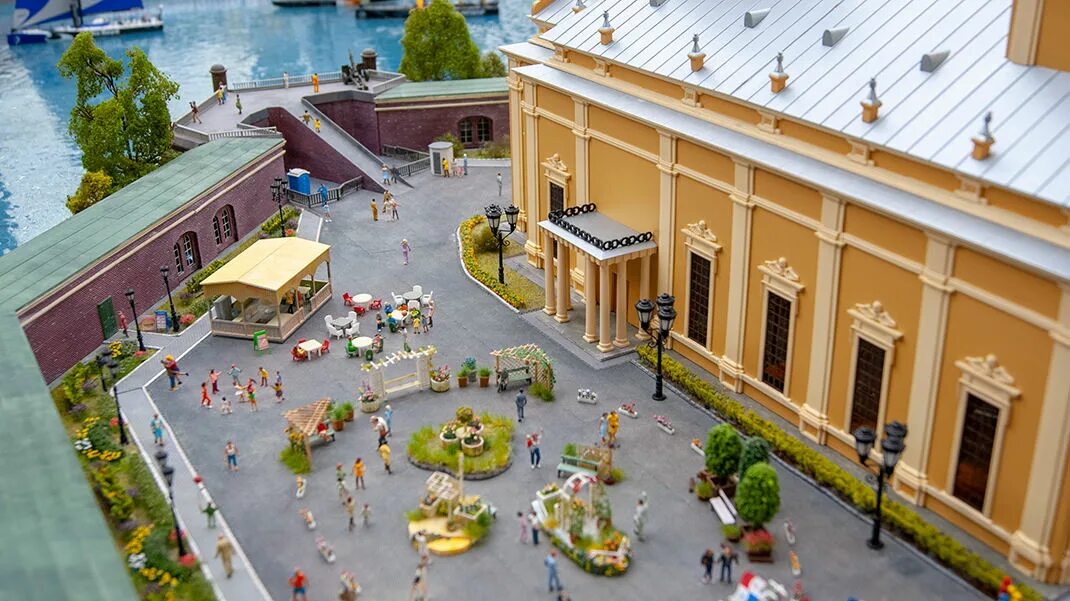 Город макет в санкт петербурге. Гранд макет санкт-петербург. гранд макет россии в санкт-петербурге лахта. гранд макет санкт-петербург станция метро. музей макет россии в санкт-петербурге.