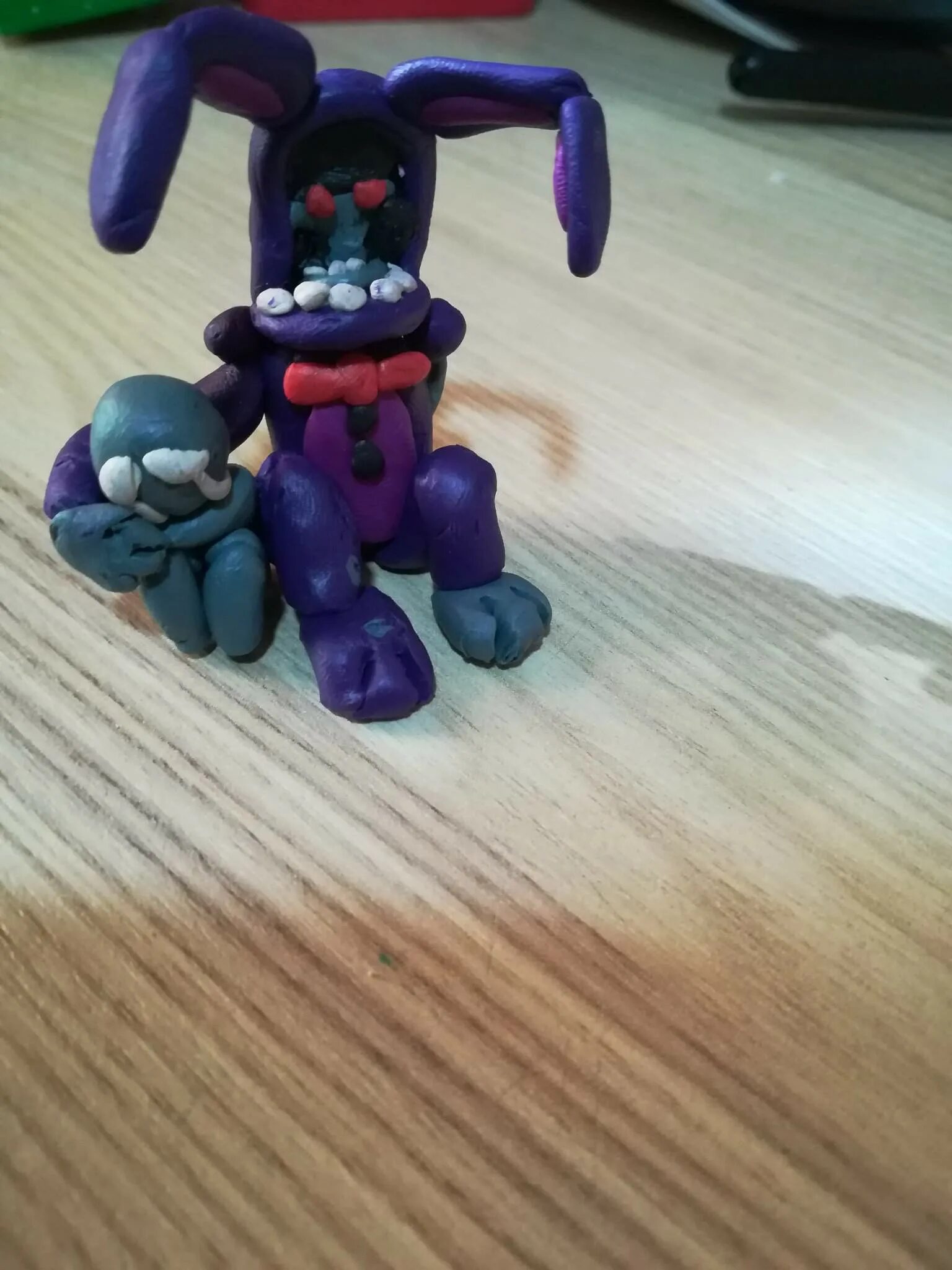 Сломанный бонни фнаф из пластилина. Фнаф 2 бонни олд из пластилина. Как слепить бонни из фнаф. Как слепить бонни из фнаф. Слепить бонни из аниматроников.