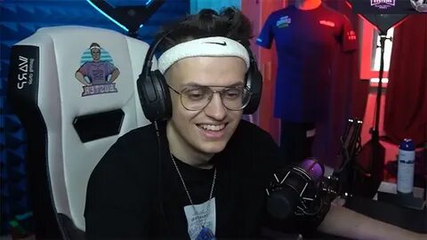 Как зовут стример