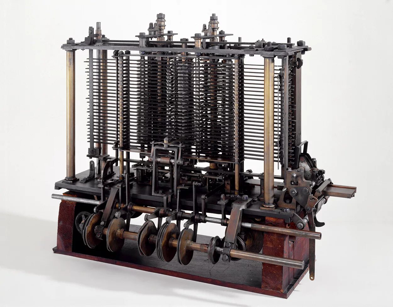 Первая машина механика. Аналитическая машина Чарльза Бэббиджа. Разостнаф машина Чарльза Бебиджа. Анолитичная машина Чальза беббуд. Вычислительная машина Чарльза Бэббиджа.