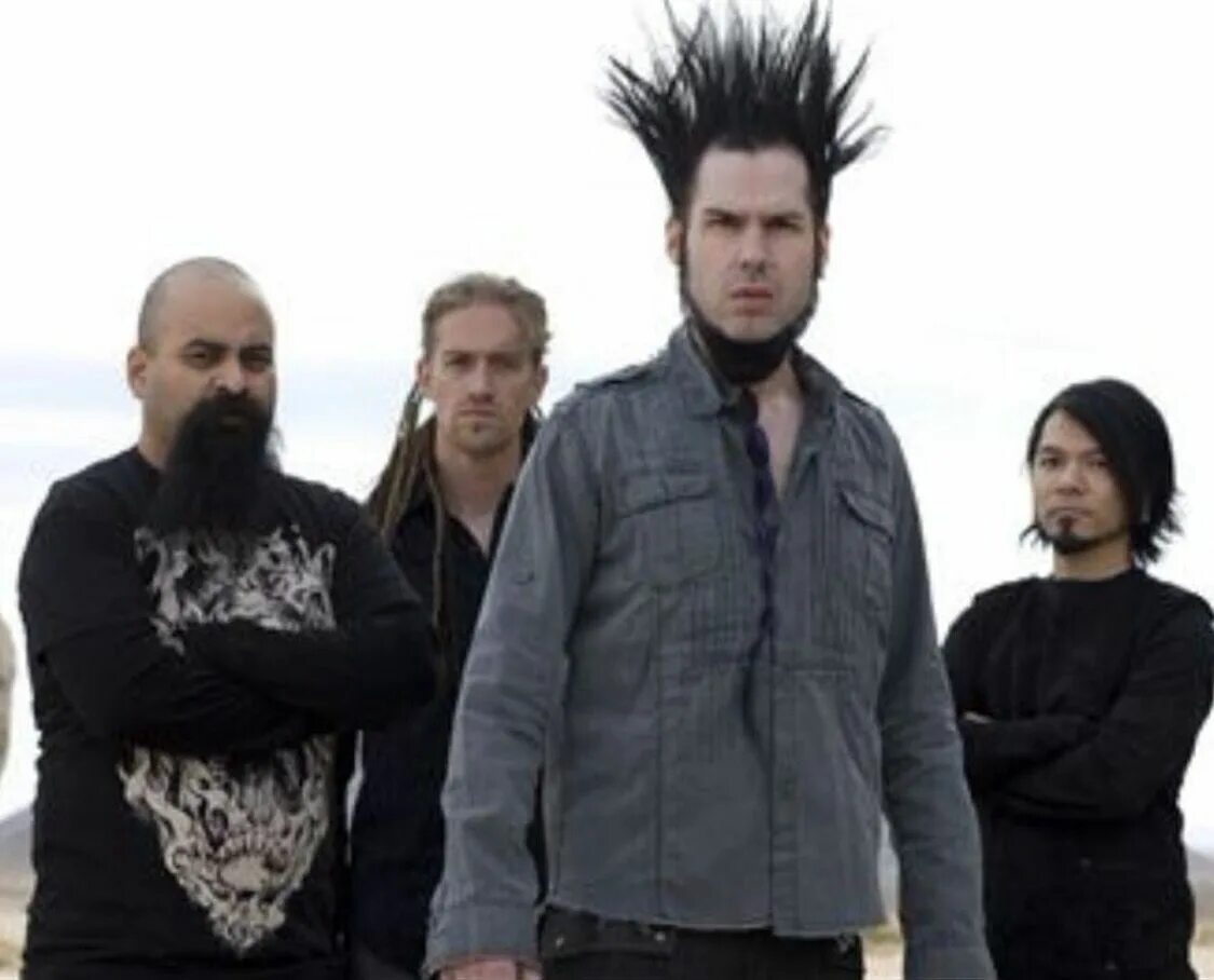 Static touch. Статик икс группа. вокалист группы static x. статик икс солист. уэйн статик.