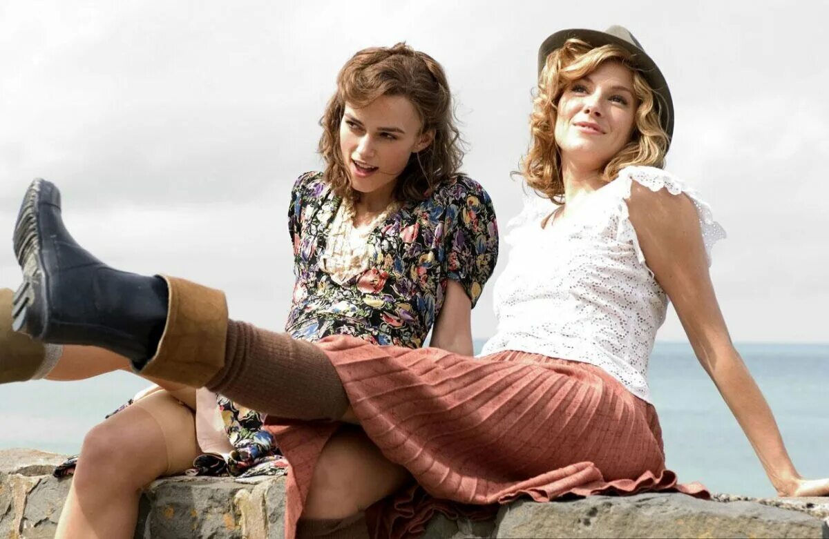 запретная любовь фильм с кирой найтли. запретная любовь кадры. запретная любовь кадры. кира найтли сиенна миллер запретная любовь. запретная любовь the edge of love, 2008.