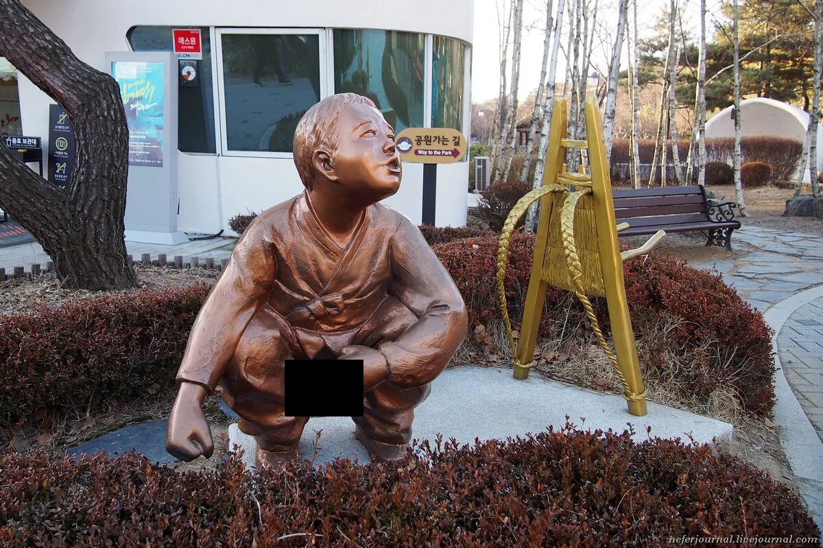 Какашки в корее. Музей туалетов в корее. парк какашек в корее. парк туалетов в южной корее. музей какашек в корее.