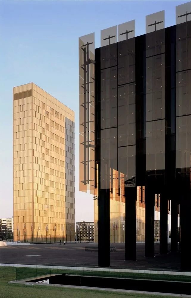 Здание-чайник цзянсу китай внутри. Современная европейская архитектура. Архитектура нью-йорка манхеттен. Mitsubishi electric здание. Здания на широкой 104.