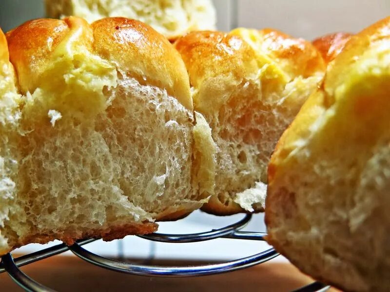 Тесто с картофельным пюре. Картофельное тесто. Тесто с картофельным пюре. Дрожжевое тесто на картофельном отваре. Тесто с картошкой.