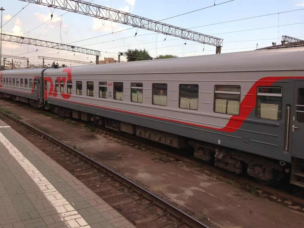 Сколько вагонов поезд новороссийск. Поезд москва-новороссийск 126э плацкарт. 126э фпк поезд. фирменный поезд «премиум» 030й. фирменный поезд москва новороссийск 030.