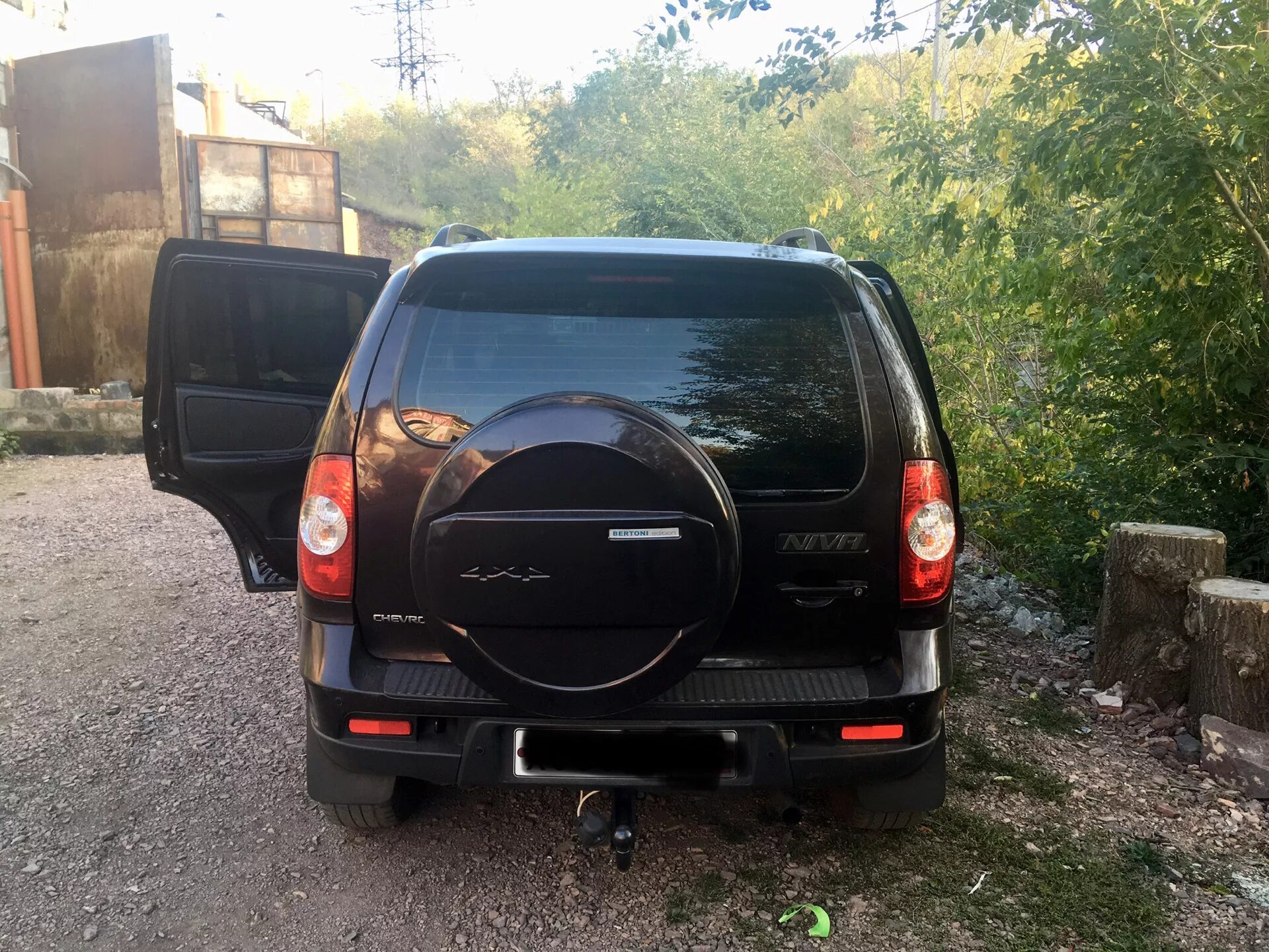 Спойлер шевроле нива 2123. Спойлер lsd на ниву шевроле. Спойлер chevrolet niva "attack". Шевроле нива ниагара. Шевроле нива ниагара.