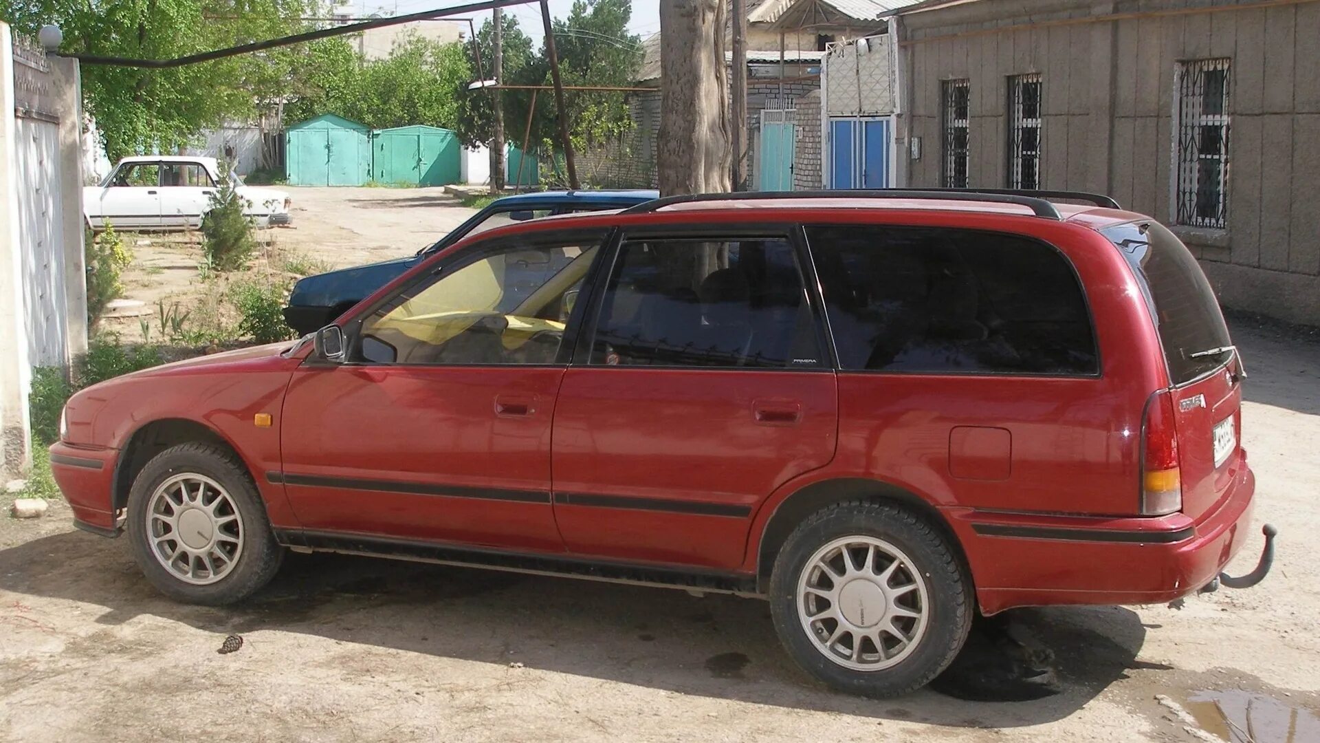 File:Nissan Primera Traveller1.jpg - Wikipedia