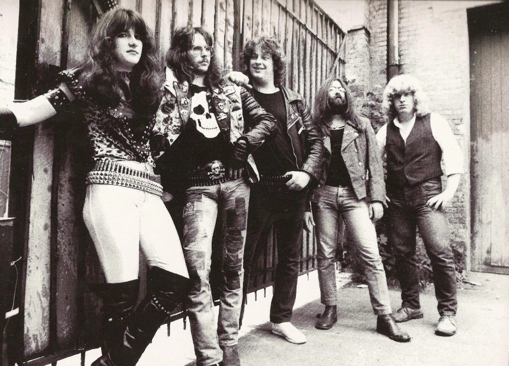 Группы играющие металл. Acid группа. Кейт де Ламберт acid. Acid acid 1982. Группа рок-архив.